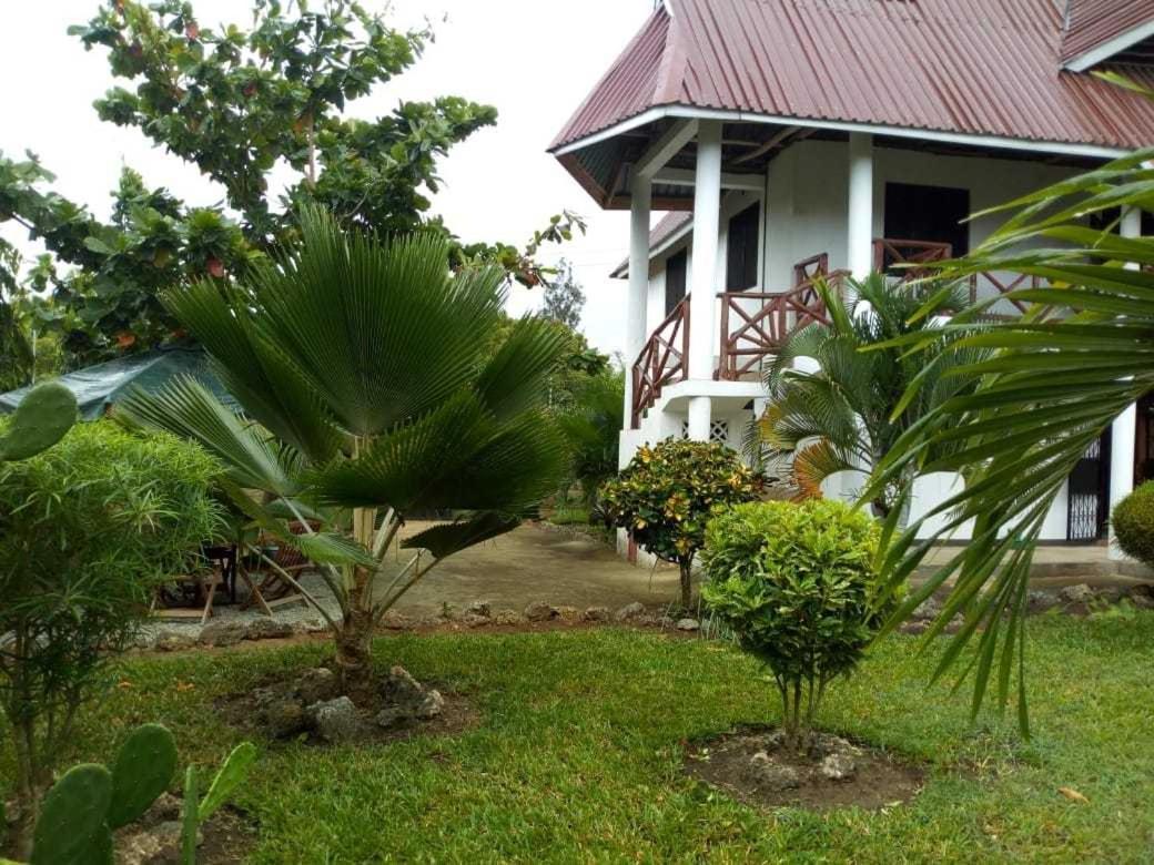 Sea Breeze Villas Kenya Diani Beach Eksteriør billede